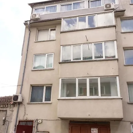 Modern Bright Close To The Centre 바르나