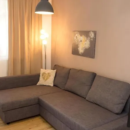 Modern Bright Close To The Centre 아파트 바르나
