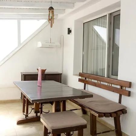 Modern Bright Close To The Centre 바르나